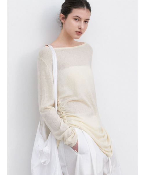 ATELIER NAIN(アトリエナイン)の「STRING SHIRRING COVER UP KNIT (T-7253)(Tシャツ/カットソー・レディース・グレイッシュブルー/アイボリー・FREE)」の4枚目の写真