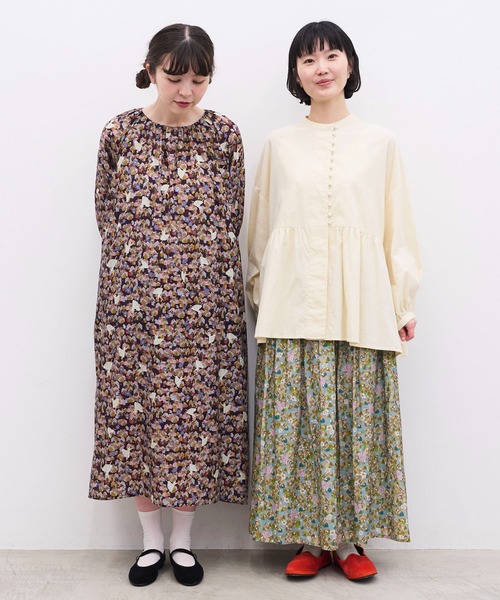 l'atelier du savon(アトリエドサボン)の「踊る街 プリントラグラン ギャザーロングワンピース(ワンピース・レディース・ネイビー/グリーン・FREE)」の5枚目の写真