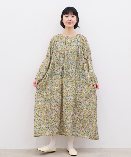 l'atelier du savon(アトリエドサボン)の「踊る街 プリントラグラン ギャザーロングワンピース(ワンピース・レディース・ネイビー/グリーン・FREE)」の9枚目の写真