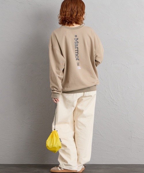MARMOT（マーモット）の「【WEB先行予約】[Marmot/マーモット] 別注 バーティカルロゴ バックプリントスウェット（スウェット・レディース・チャコール/ブラック/ベージュ・XL/M/S/L）」の5枚目の写真