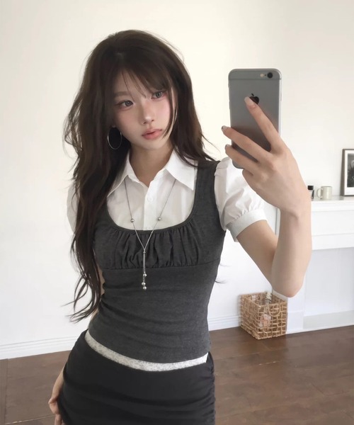 LYEON（リヨン）の「ギャザーベストレイヤード風パフスリーブブラウス（シャツ/ブラウス・レディース・ブラック/グレー・FREE）」の12枚目の写真