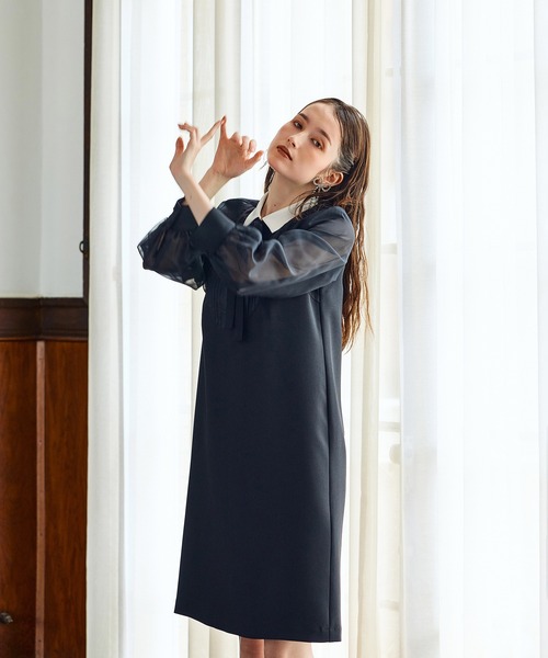Audie a Muses(オーディアミューズ)の「フロントスカラップシアースリーブワンピース(ワンピース・レディース・ブラック・38/40/42)」の5枚目の写真