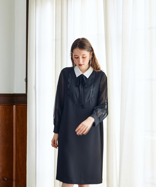 Audie a Muses(オーディアミューズ)の「フロントスカラップシアースリーブワンピース(ワンピース・レディース・ブラック・38/40/42)」の7枚目の写真