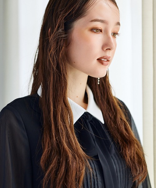 Audie a Muses(オーディアミューズ)の「フロントスカラップシアースリーブワンピース(ワンピース・レディース・ブラック・38/40/42)」の10枚目の写真