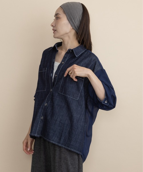 lodie(ロディ)の「デニムライク ドッキングシャツ(シャツ/ブラウス・レディース・ネイビー/ブラック・FREE)」の21枚目の写真