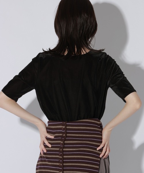 LAKOLE(ラコレ)の「シアーベロア半袖T / 1056076(Tシャツ/カットソー・レディース・ブラック/ブラウン/イエロー・FREE)」の9枚目の写真
