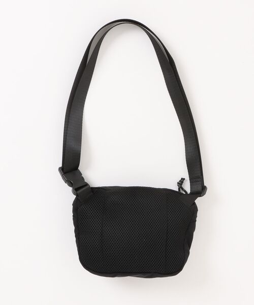 FRUIT OF THE LOOM(フルーツオブザルーム)の「FTL EX FLEX WAIST PACK(ボディバッグ/ウエストポーチ・メンズ・ライトグレー/チャコールアッシュ/エンジ/ブラック/インディゴブルー・FREE)」の6枚目の写真