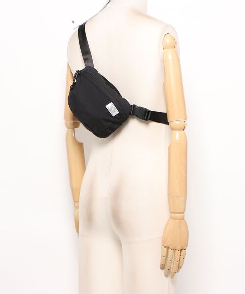 FRUIT OF THE LOOM(フルーツオブザルーム)の「FTL EX FLEX WAIST PACK(ボディバッグ/ウエストポーチ・メンズ・ライトグレー/チャコールアッシュ/エンジ/ブラック/インディゴブルー・FREE)」の9枚目の写真