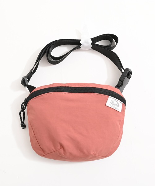 FRUIT OF THE LOOM(フルーツオブザルーム)の「FTL EX FLEX WAIST PACK(ボディバッグ/ウエストポーチ・メンズ・ライトグレー/チャコールアッシュ/エンジ/ブラック/インディゴブルー・FREE)」の5枚目の写真