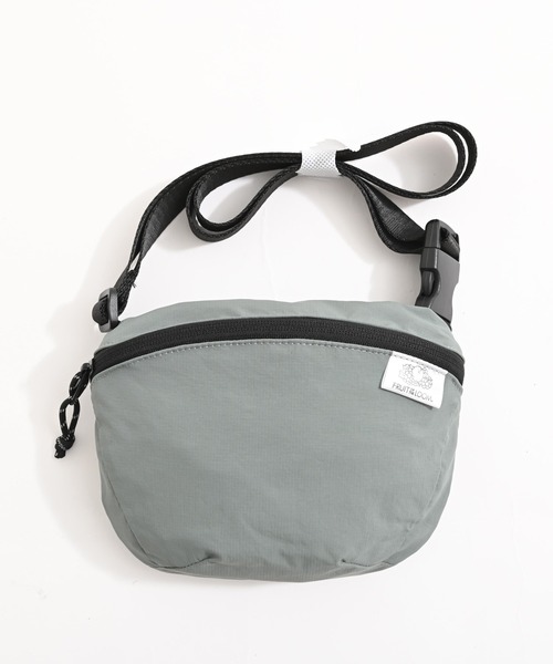 FRUIT OF THE LOOM(フルーツオブザルーム)の「FTL EX FLEX WAIST PACK(ボディバッグ/ウエストポーチ・メンズ・ライトグレー/チャコールアッシュ/エンジ/ブラック/インディゴブルー・FREE)」の4枚目の写真