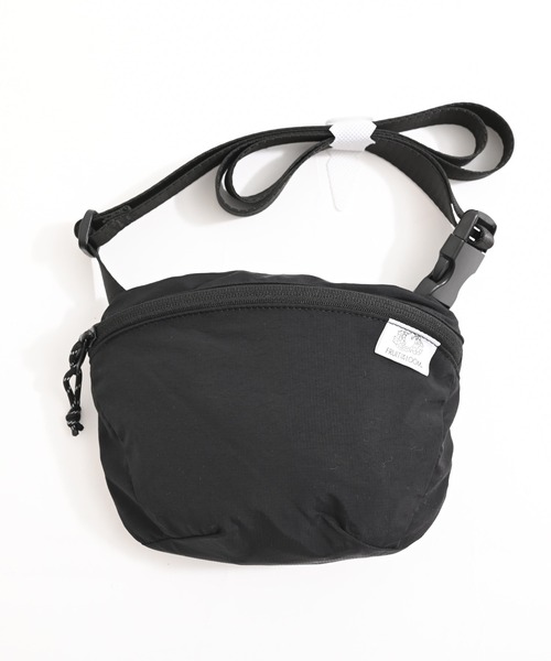 FRUIT OF THE LOOM(フルーツオブザルーム)の「FTL EX FLEX WAIST PACK(ボディバッグ/ウエストポーチ・メンズ・ライトグレー/チャコールアッシュ/エンジ/ブラック/インディゴブルー・FREE)」の2枚目の写真
