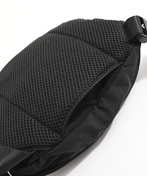 FRUIT OF THE LOOM(フルーツオブザルーム)の「FTL EX FLEX WAIST PACK(ボディバッグ/ウエストポーチ・メンズ・ライトグレー/チャコールアッシュ/エンジ/ブラック/インディゴブルー・FREE)」の14枚目の写真
