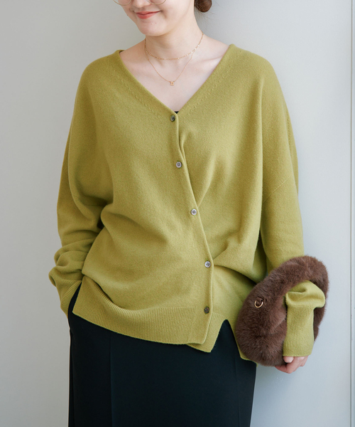 IENA(イエナ)の「Fineニュージーウールニュアンス2WAYカーディガン(カーディガン/ボレロ・レディース・オートミール/サックスブルー/イエロー系その他/チャコールグレー・FREE)」の4枚目の写真