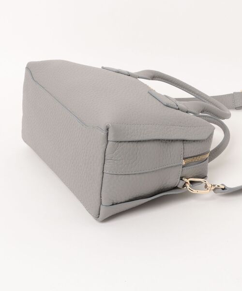 FURLA(フルラ)の「フルラ カプリッチョ(Capriccio) サッチェルバッグ M(ハンドバッグ・メンズ・ライトベージュ/ライトグレー/ブラック・ONE SIZE)」の14枚目の写真