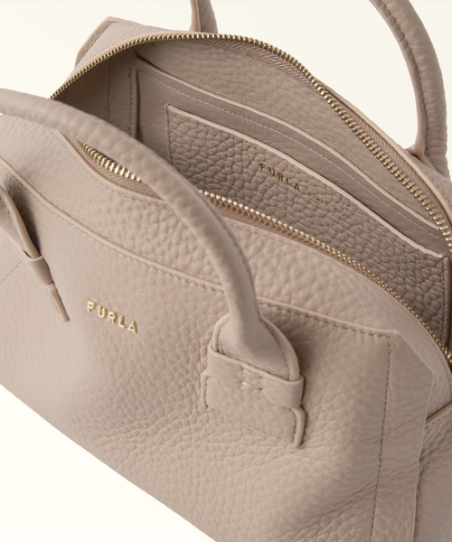FURLA(フルラ)の「フルラ カプリッチョ(Capriccio) サッチェルバッグ M(ハンドバッグ・メンズ・ライトベージュ/ライトグレー/ブラック・ONE SIZE)」の12枚目の写真