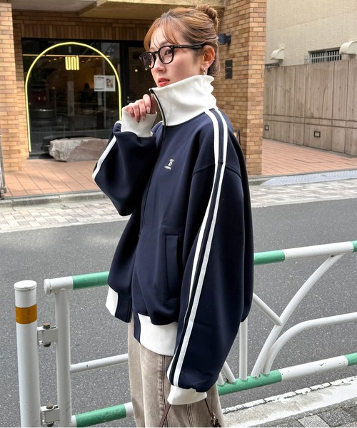 tiptop(ティップトップ)の「ダンボール配色トラックジャケット(ジャージ・レディース・ブラウン/アイボリー/ネイビー・FREE)」の16枚目の写真