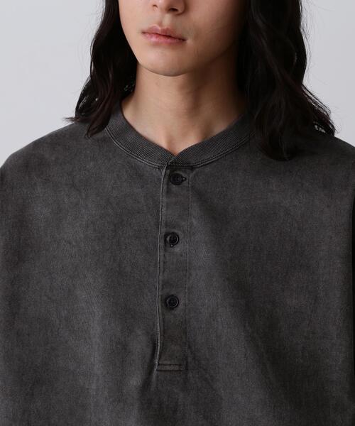 YLEVE(イレーヴ)の「YLEVE / OPEN END COTTON PIGMENT DYE HENRY NECK PULL OVER(Tシャツ/カットソー・メンズ・グレー/ホワイト・5)」の6枚目の写真