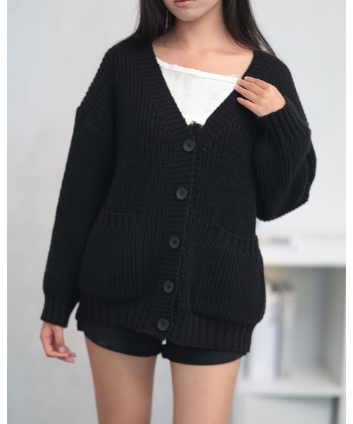 CHEER(チアー)の「【華奢見せ細見え・6色展開】Vネック リブ編みオーバーサイズニットカーディガン / ルーズシルエット ポケット付きアウター(カーディガン/ボレロ・レディース・ブラック/グリーン/ベージュ/アイボリー/グレー/ブラウン/レッド・FREE)」の8枚目の写真