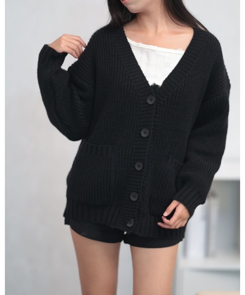 CHEER(チアー)の「【華奢見せ細見え・6色展開】Vネック リブ編みオーバーサイズニットカーディガン / ルーズシルエット ポケット付きアウター(カーディガン/ボレロ・レディース・ブラック/グリーン/ベージュ/アイボリー/グレー/ブラウン/レッド・FREE)」の9枚目の写真