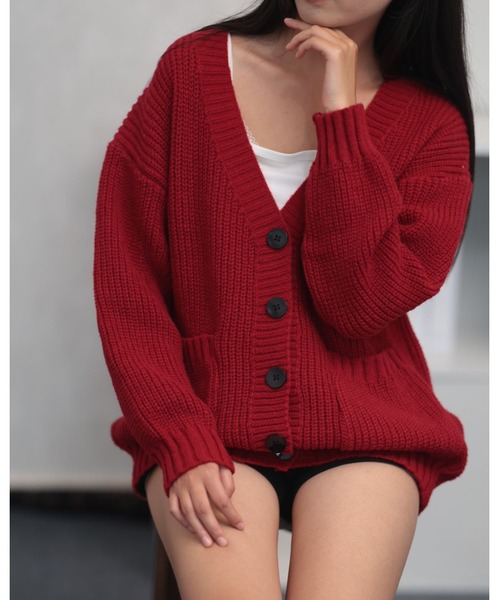 CHEER(チアー)の「【華奢見せ細見え・6色展開】Vネック リブ編みオーバーサイズニットカーディガン / ルーズシルエット ポケット付きアウター(カーディガン/ボレロ・レディース・ブラック/グリーン/ベージュ/アイボリー/グレー/ブラウン/レッド・FREE)」の12枚目の写真