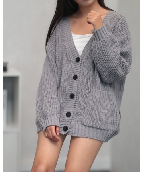 CHEER(チアー)の「【華奢見せ細見え・6色展開】Vネック リブ編みオーバーサイズニットカーディガン / ルーズシルエット ポケット付きアウター(カーディガン/ボレロ・レディース・ブラック/グリーン/ベージュ/アイボリー/グレー/ブラウン/レッド・FREE)」の16枚目の写真