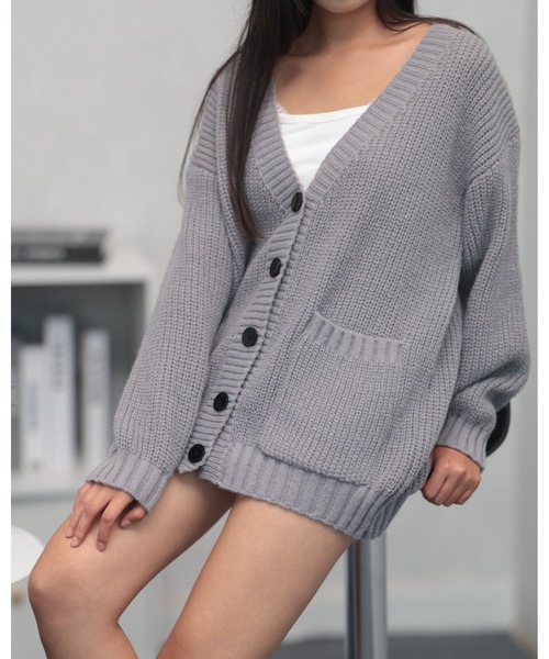 CHEER(チアー)の「【華奢見せ細見え・6色展開】Vネック リブ編みオーバーサイズニットカーディガン / ルーズシルエット ポケット付きアウター(カーディガン/ボレロ・レディース・ブラック/グリーン/ベージュ/アイボリー/グレー/ブラウン/レッド・FREE)」の18枚目の写真