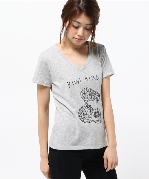 DouDou（ドゥドゥ）の「【DouDou】プリントVネックTシャツ（Tシャツ/カットソー・レディース・ホワイト/グレー/サックスブルー・FREE）」の12枚目の写真