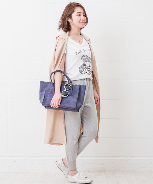 DouDou（ドゥドゥ）の「【DouDou】プリントVネックTシャツ（Tシャツ/カットソー・レディース・ホワイト/グレー/サックスブルー・FREE）」の14枚目の写真