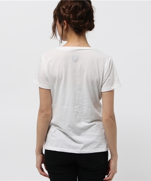 DouDou（ドゥドゥ）の「【DouDou】プリントVネックTシャツ（Tシャツ/カットソー・レディース・ホワイト/グレー/サックスブルー・FREE）」の6枚目の写真