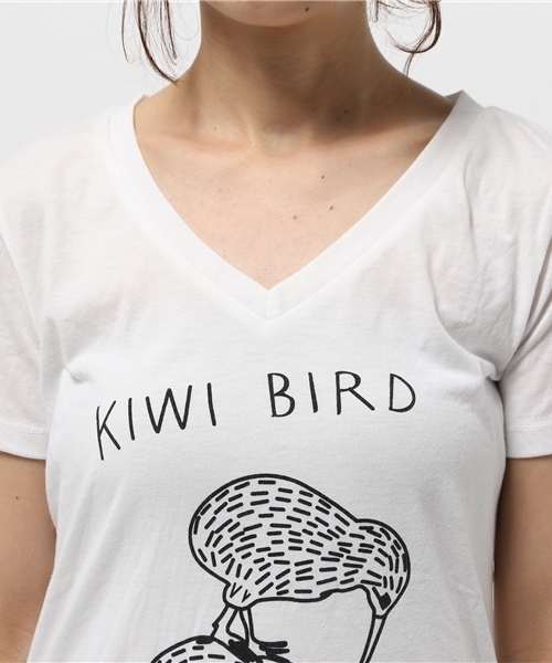 DouDou（ドゥドゥ）の「【DouDou】プリントVネックTシャツ（Tシャツ/カットソー・レディース・ホワイト/グレー/サックスブルー・FREE）」の7枚目の写真