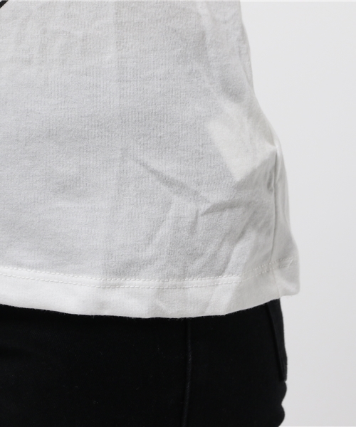DouDou（ドゥドゥ）の「【DouDou】プリントVネックTシャツ（Tシャツ/カットソー・レディース・ホワイト/グレー/サックスブルー・FREE）」の9枚目の写真
