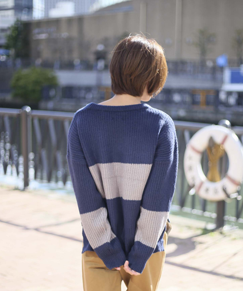 Denime(ドゥニーム)の「ワイドボーダーサイドスリットニット(ニット/セーター・レディース・グレー/ネイビー・FREE)」の4枚目の写真