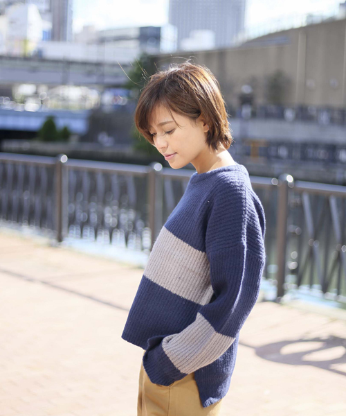 Denime(ドゥニーム)の「ワイドボーダーサイドスリットニット(ニット/セーター・レディース・グレー/ネイビー・FREE)」の3枚目の写真