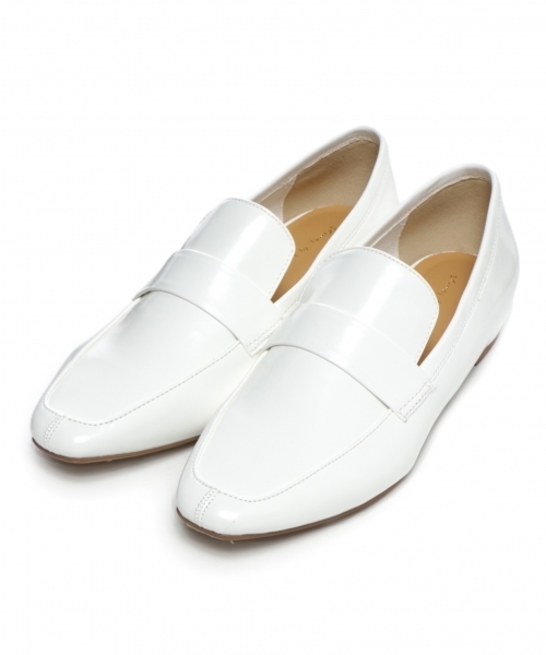 A part by(アパートバイ)の「【MORE 5月号掲載】インヒールローファー 747947 (ローファー・レディース・オフホワイト/ブラック・37/23.5cm/38/24.5cm)」の2枚目の写真