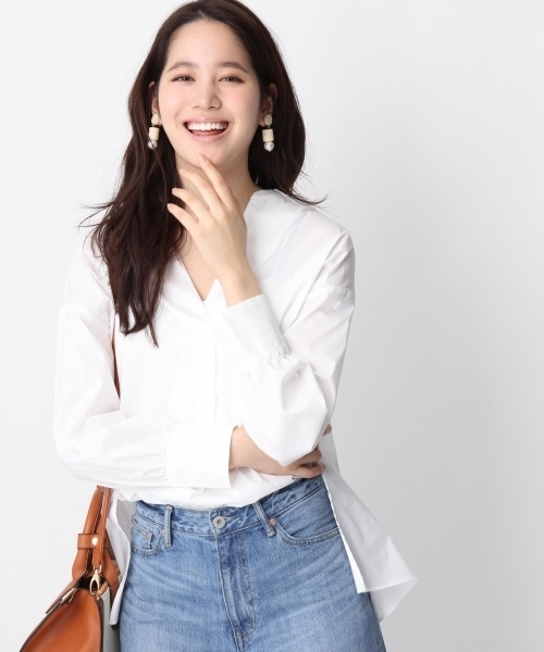 Andemiu（アンデミュウ）の「バックレースＵＰスキッパー749653（シャツ/ブラウス・レディース・キャメル/ホワイト/ライトブルー・FREE）」の5枚目の写真