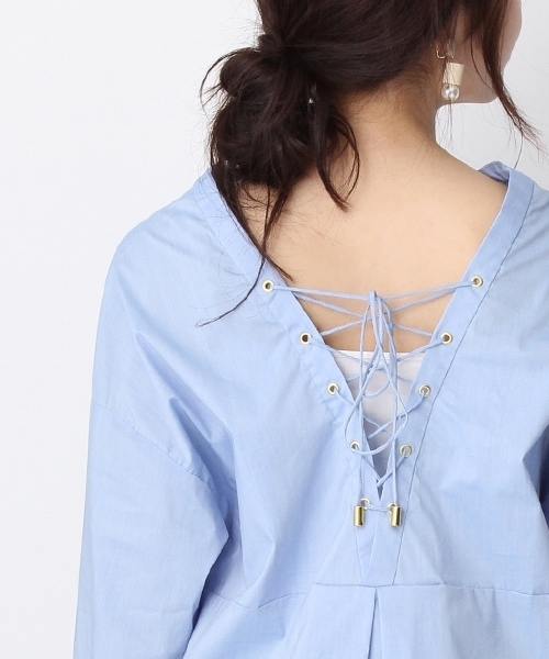 Andemiu（アンデミュウ）の「バックレースＵＰスキッパー749653（シャツ/ブラウス・レディース・キャメル/ホワイト/ライトブルー・FREE）」の10枚目の写真