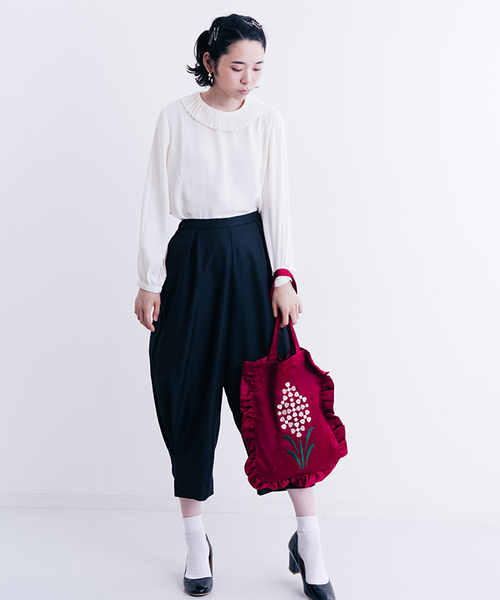 merlot plus（メルロープリュス）の「ヒヤシンス花柄刺繍トートバッグ7202（トートバッグ・レディース・ブラック/ワイン・FREE）」の8枚目の写真