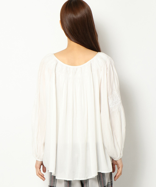 LBC（エルビーシー）の「エアリーシャーリングブラウス（シャツ/ブラウス・レディース・ホワイト/ブラック・MEDIUM/LARGE）」の5枚目の写真