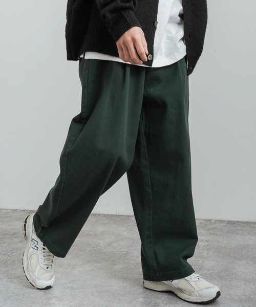 Rocky Monroe（ロッキーモンロー）の「ワイドデニムバルーンスケーターパンツ 10オンス（デニムパンツ・メンズ・ワンウォッシュ/ブルー/インディゴブルー/ブラック/ブルー系その他2/ブルー系その他3/ブラック系その他2/ブラック系その他3/ブルー系その他/ブラック系その他/キナリ/ブルー系その他4/ホワイト系その他/ブルー系その他6/ブルー系その他5/ブルー系その他7/ブルー系1/ブルー系/ダークグリーン/ブラック系1/ブラック系/ダークグリーン系・L/M/S/SMALL/MEDIUM/LARGE）」の11枚目の写真