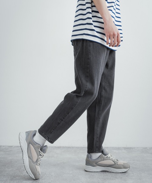 Rocky Monroe（ロッキーモンロー）の「ワイドデニムバルーンスケーターパンツ 10オンス（デニムパンツ・メンズ・ワンウォッシュ/ブルー/インディゴブルー/ブラック/ブルー系その他2/ブルー系その他3/ブラック系その他2/ブラック系その他3/ブルー系その他/ブラック系その他/キナリ/ブルー系その他4/ホワイト系その他/ブルー系その他6/ブルー系その他5/ブルー系その他7/ブルー系1/ブルー系/ダークグリーン/ブラック系1/ブラック系/ダークグリーン系・L/M/S/SMALL/MEDIUM/LARGE）」の5枚目の写真