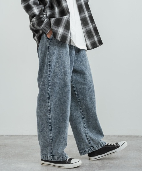 Rocky Monroe（ロッキーモンロー）の「ワイドデニムバルーンスケーターパンツ 10オンス（デニムパンツ・メンズ・ワンウォッシュ/ブルー/インディゴブルー/ブラック/ブルー系その他2/ブルー系その他3/ブラック系その他2/ブラック系その他3/ブルー系その他/ブラック系その他/キナリ/ブルー系その他4/ホワイト系その他/ブルー系その他6/ブルー系その他5/ブルー系その他7/ブルー系1/ブルー系/ダークグリーン/ブラック系1/ブラック系/ダークグリーン系・L/M/S/SMALL/MEDIUM/LARGE）」の20枚目の写真