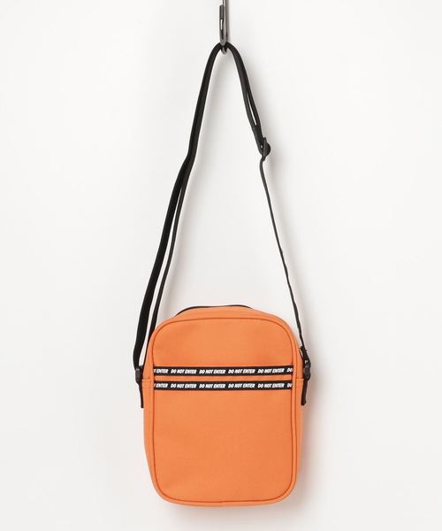 WEGO（ウィゴー）の「WEGO/ロゴパイピングミニショルダーバッグ（ショルダーバッグ・レディース・ブラック/オレンジ/ベージュ/ホワイト/パープル・FREE）」の16枚目の写真