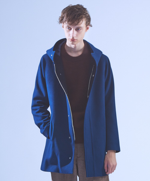 ABAHOUSE（アバハウス）の「メルトン フーデッド コート（チェスターコート・メンズ・カーキ/ブルー/グレー系その他/ブラック/グレイッシュベージュ/ダークグリーン/ダークオレンジ・44/46/48/50）」の6枚目の写真