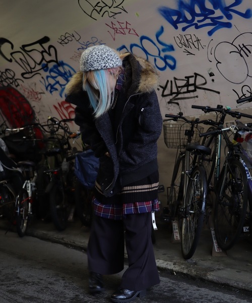 rovtski（ロフトスキー）の「WINTER BLACK　N-2B with FUR　F（ミリタリージャケット・レディース・ブラック/グレー・MEDIUM/LARGE）」の21枚目の写真