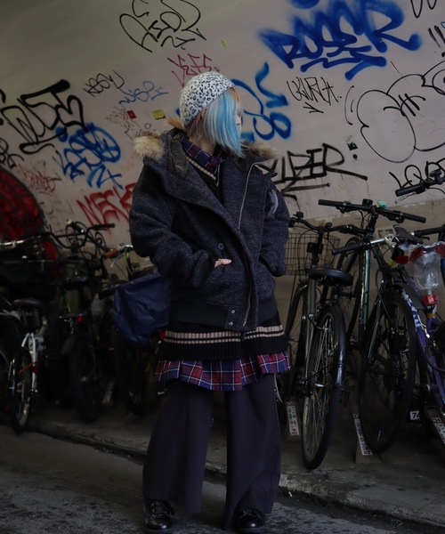 rovtski（ロフトスキー）の「WINTER BLACK　N-2B with FUR　F（ミリタリージャケット・レディース・ブラック/グレー・MEDIUM/LARGE）」の22枚目の写真
