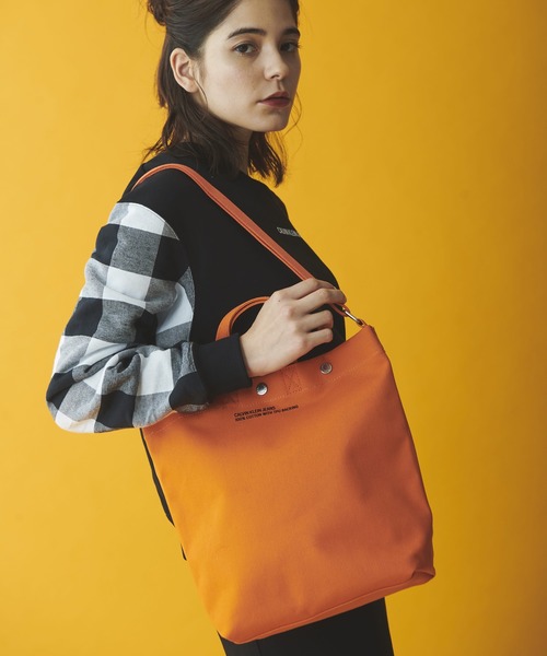 Calvin Klein Jeans Accessory（カルバン・クラインジーンズアクセサリー）の「ランチ バッグ（トートバッグ・レディース・オレンジ/ブラック/ホワイト・FREE）」の3枚目の写真