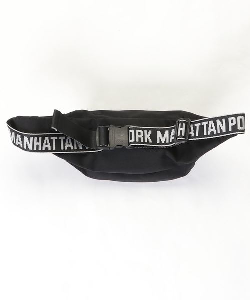 Manhattan Portage（マンハッタンポーテージ）の「IDENTⅡ Brooklyn Bridge Waist Bag（ボディバッグ/ウエストポーチ・メンズ・ブラック/レッド・X-SMALL）」の4枚目の写真