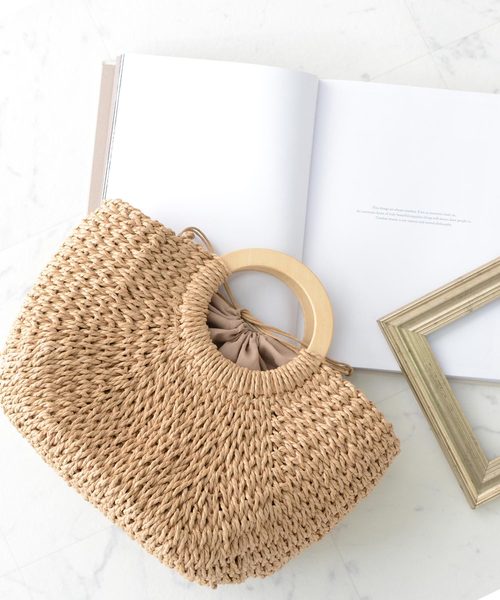 VitaFelice（ヴィータフェリーチェ）の「ウッドハンドルかごトートバッグ（かごバッグ・レディース・ベージュ/アイボリー・FREE）」の6枚目の写真