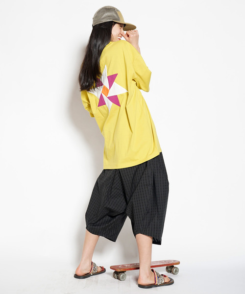 ALDIES(アールディーズ)の「Pinwheel Big T / ピンホイールビッグT(Tシャツ/カットソー・メンズ・ホワイト/ブラック/イエロー/ブルー・MEDIUM/SMALL)」の4枚目の写真
