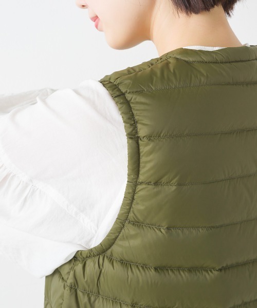 OMNES（オムネス）の「【ユニセックス】Vネックインナーダウンベスト（ダウンベスト・レディース・ブラック/ベージュ/ネイビー/カーキ/キャメル・X-LARGE/XX-LARGE/S/M/L）」の10枚目の写真